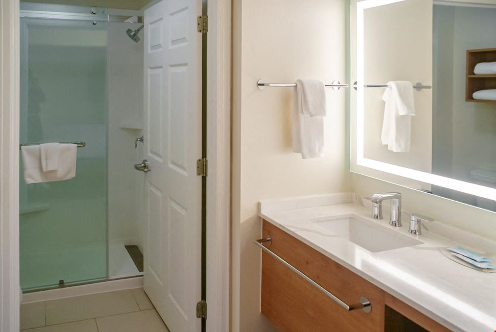 Staybridge Suites Omaha 80th & Dodge