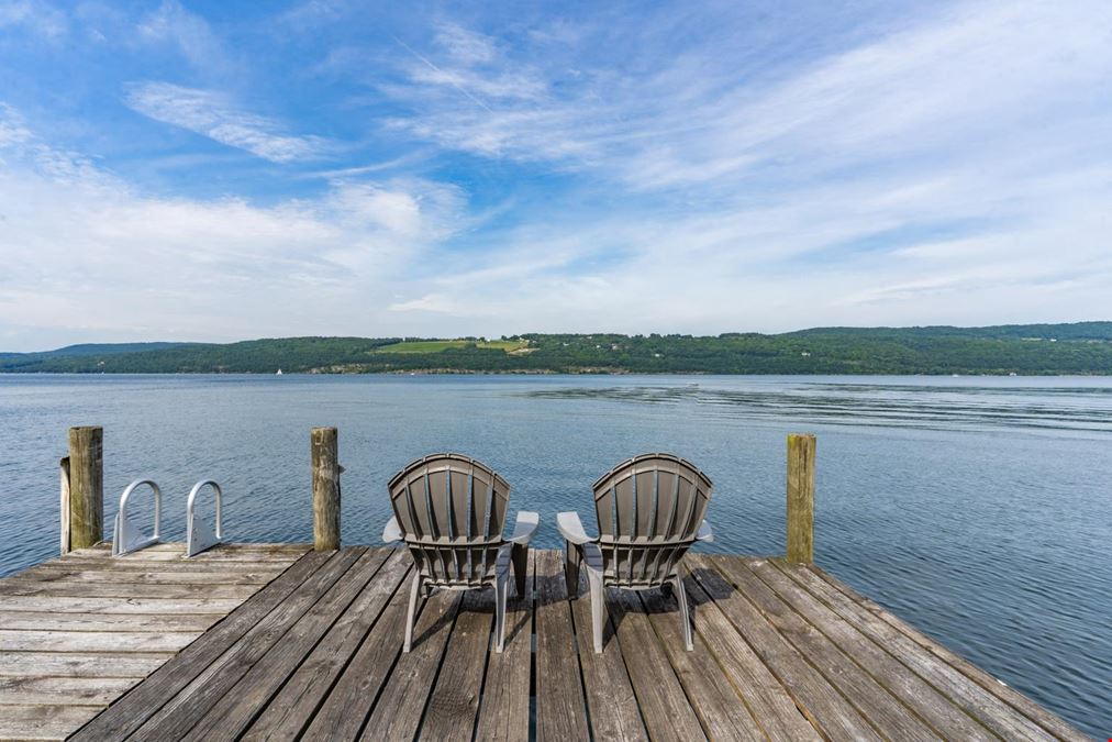 Lakeside Lodging