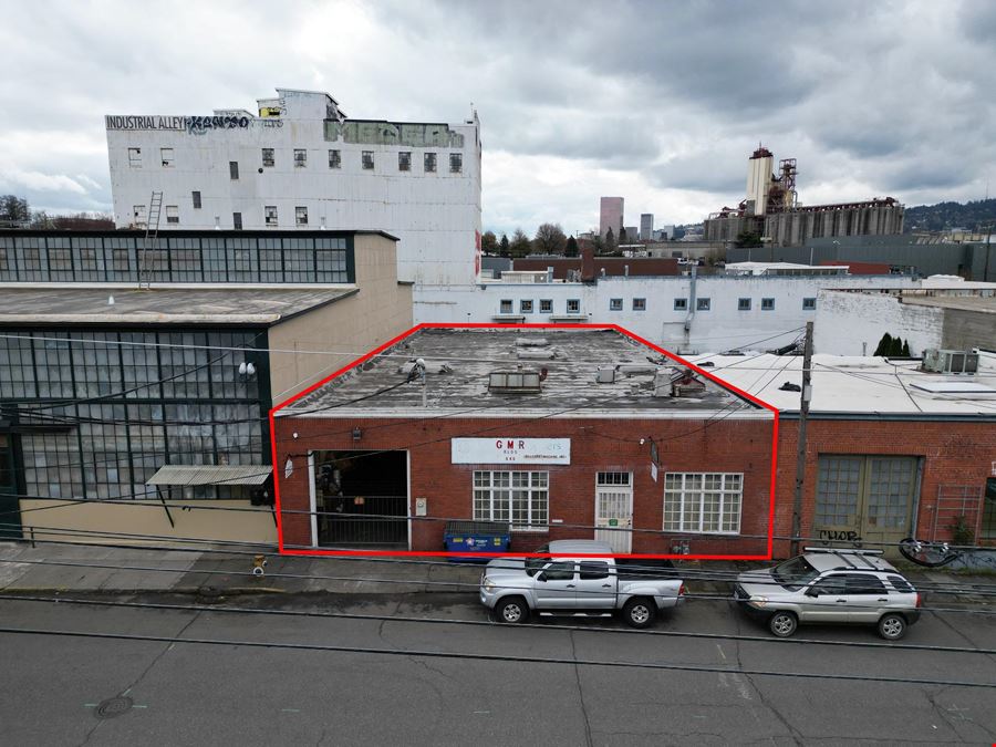 Manufacturing Facility Near I-5 & Fremont Bridge
