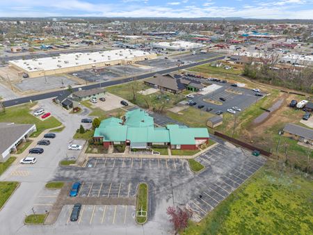 Preview of Office space for Rent at 1102-1108 West Poplar Place