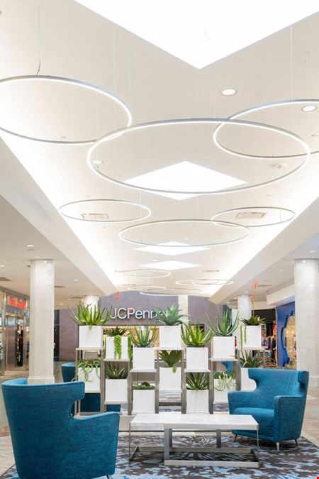 Lakeside Shopping Center