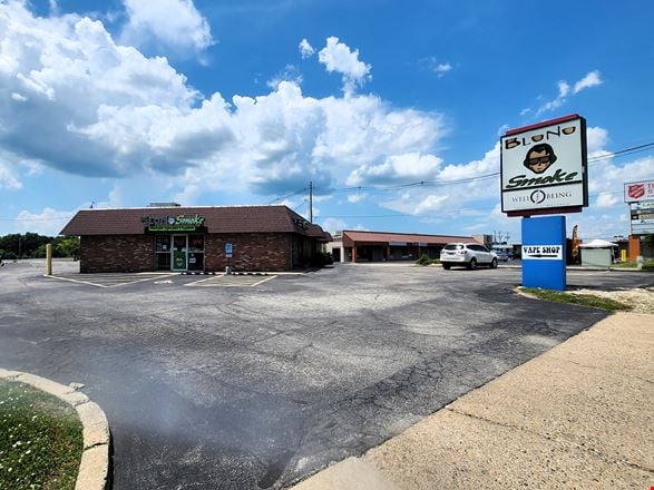 Preview of Retail space for Rent at 2981 N Water St