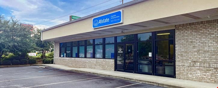 ±1,904 SF Retail Space located in Kennerly Crossing shopping center | Broad River Road