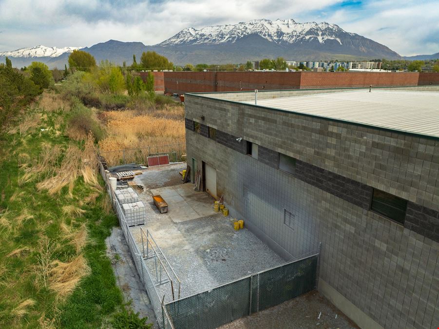 Flex Warehouse with Dedicated Yard