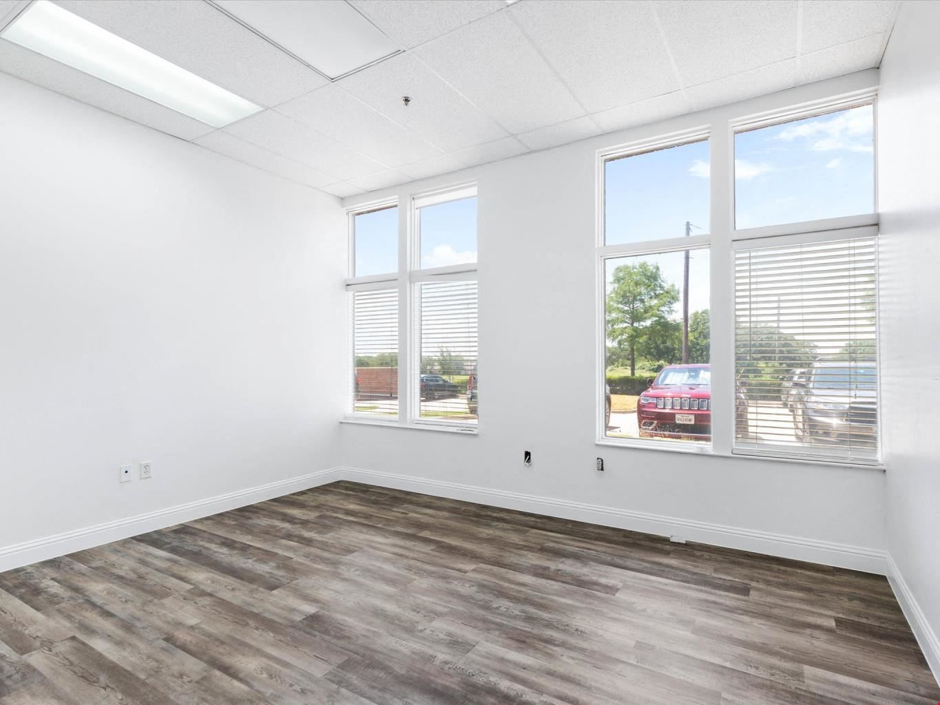 425 E Southlake Blvd