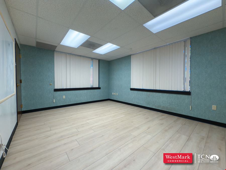 7820 Orlando Ave
