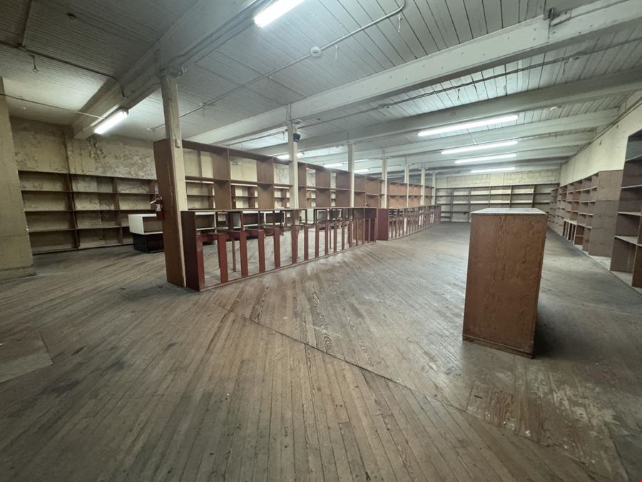 AUCTION: Historic Camel Pawn Building