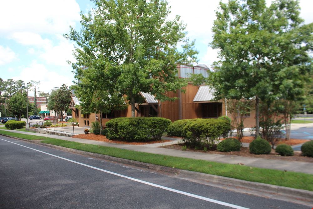 Restaurant Available in Tallahassee, FL | State Capitol