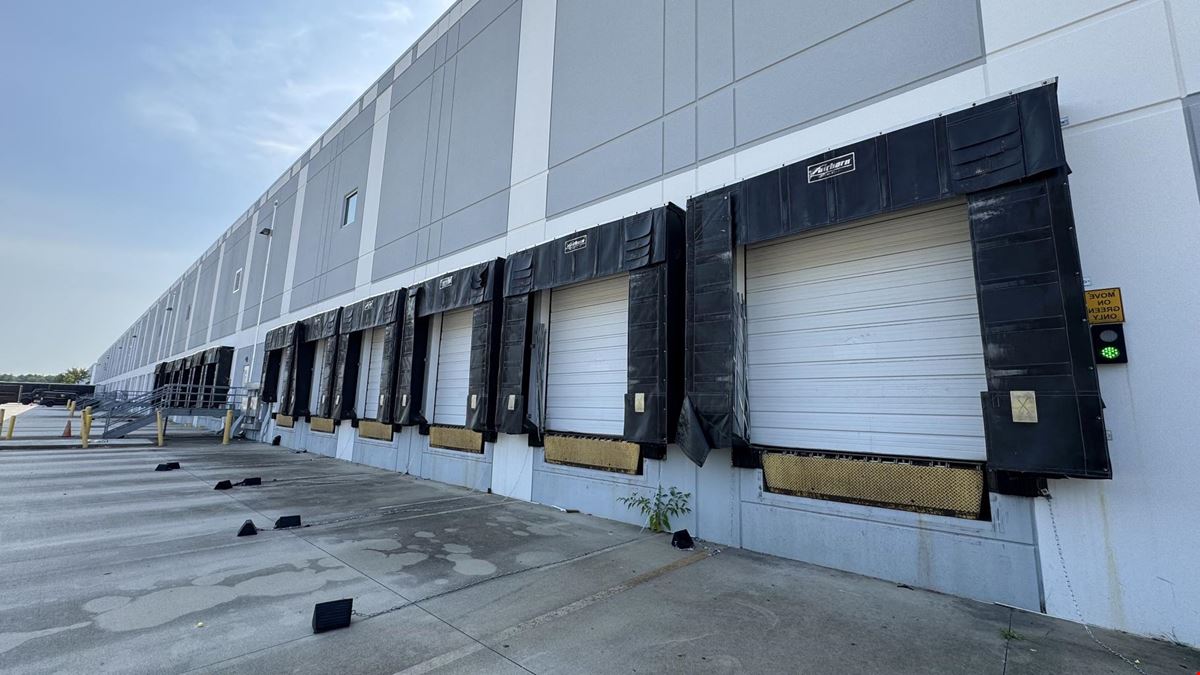 1701 Charleston Regional Pkwy