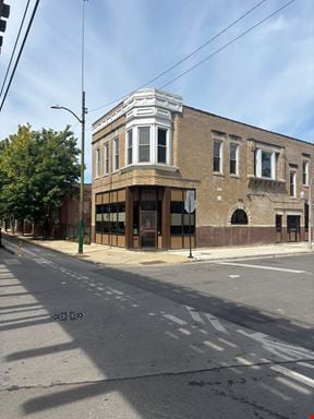 East Garfield Park Mixed-Use Building with Tavern