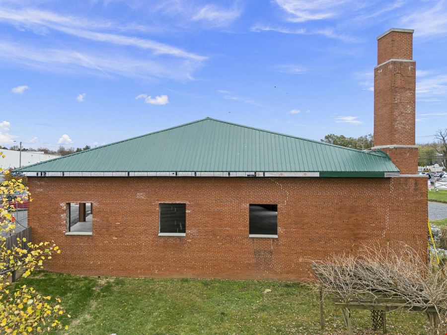 NEWLY RENOVATED BUILDING IN DOWNTOWN HARRISONBURG