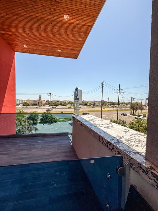 5112 W Expressway 83