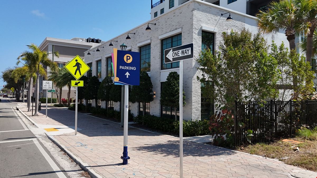 Downtown Lake Worth Beach - Flagship Retail