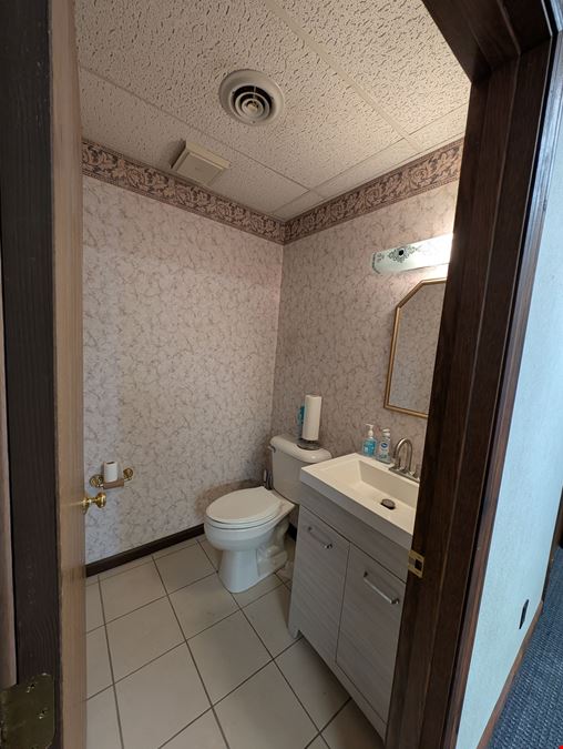 1605 W Candletree Dr Suite 107