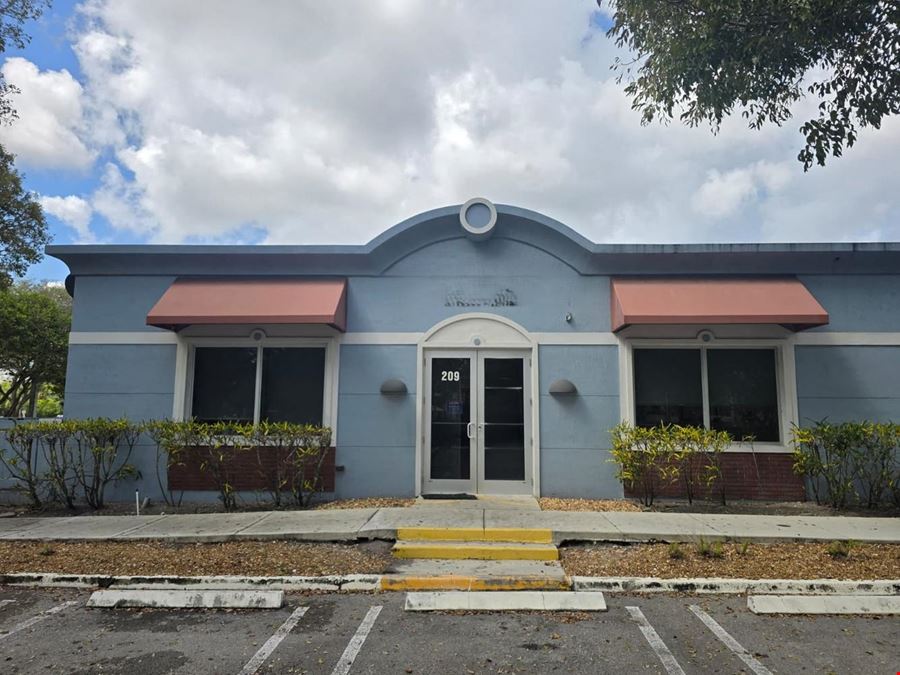 Traditional & Spacious Medical Office