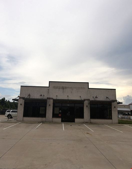3,600 SF Retail/Medical Space | Sublease | Magee, MS