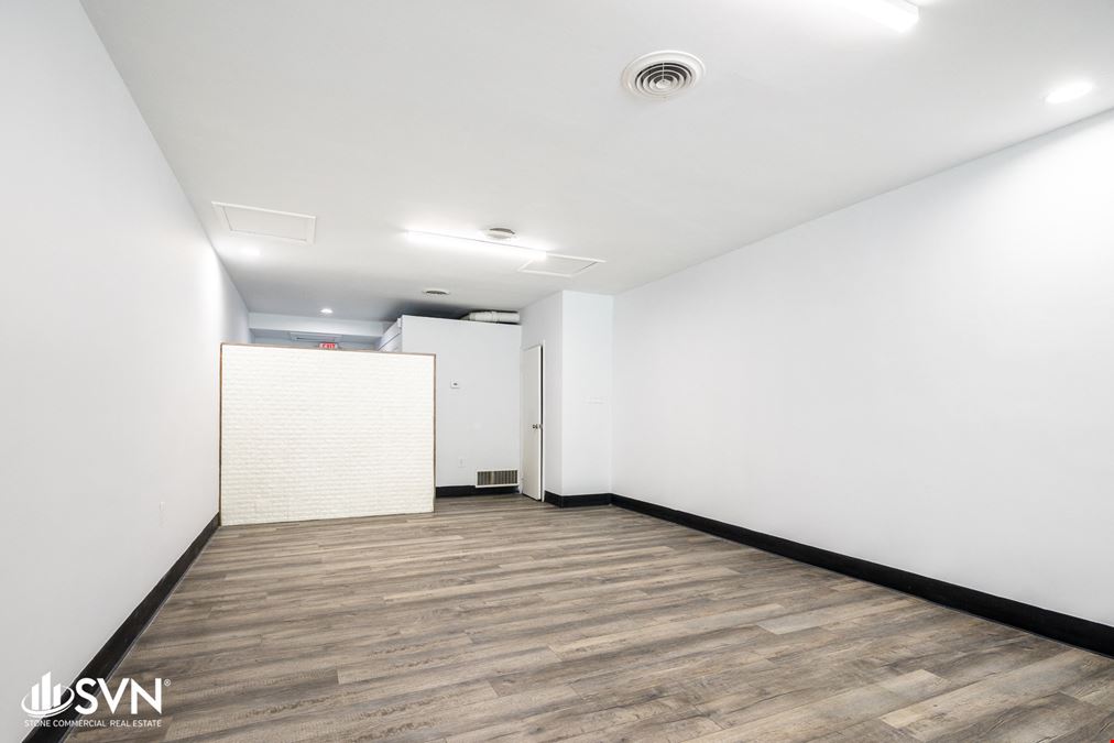 1033 North Limestone