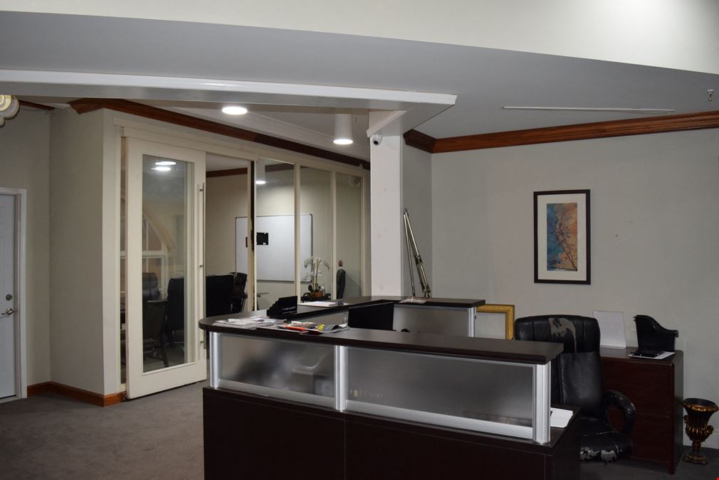 200 Peachtree Street - Historic Mixed Use - Former Macy's