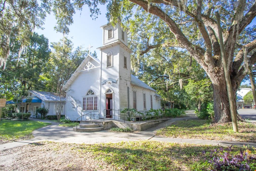 Welcome to the Historic Episcopal Church Sanctuary C-216