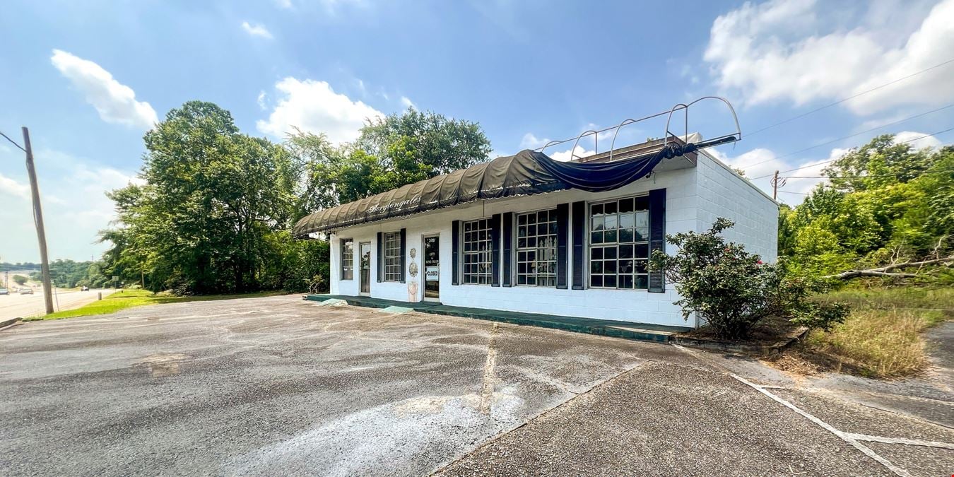 Free Standing Retail Building located on Furys Ferry Rd