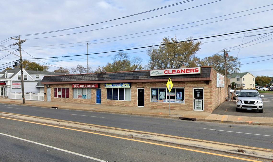 Prime N. Wellwood Corner Retail with Parking