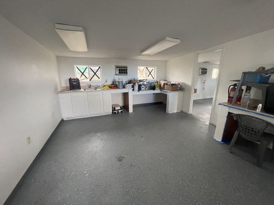 Small Office/Storage Flex in Kahului