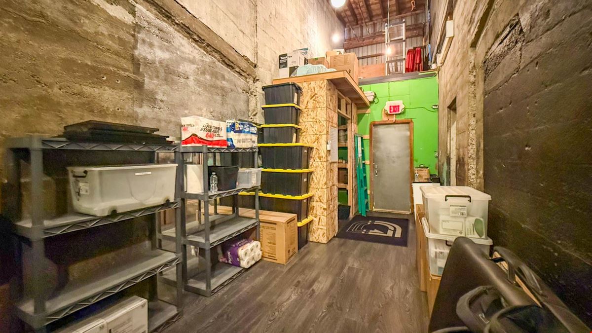 Well Positioned Commercial Unit