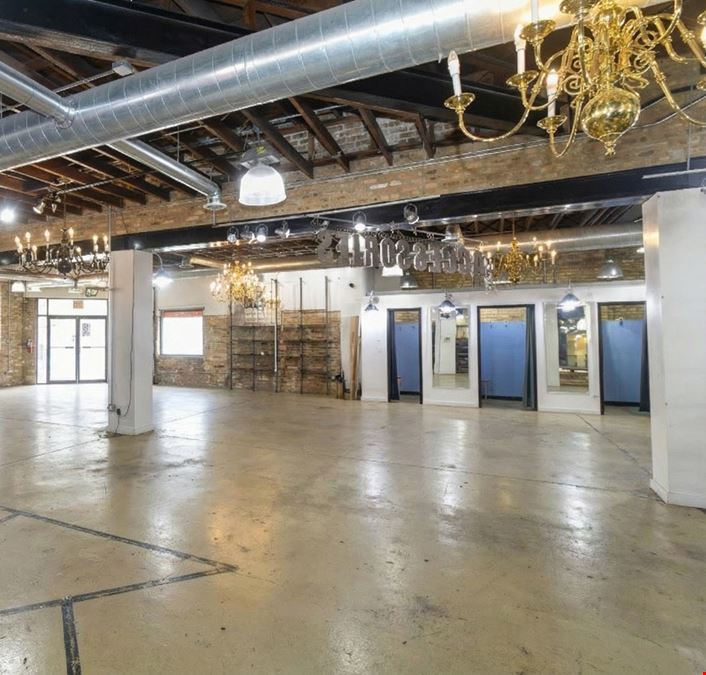2950 W. Fullerton Ave | For Lease