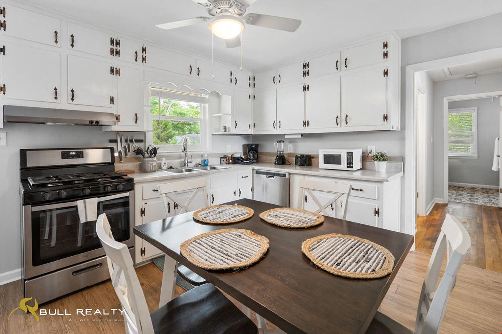 Recently Renovated Quadraplex | Fully-Furnished Short-Term Rentals | ± 3,510 SF