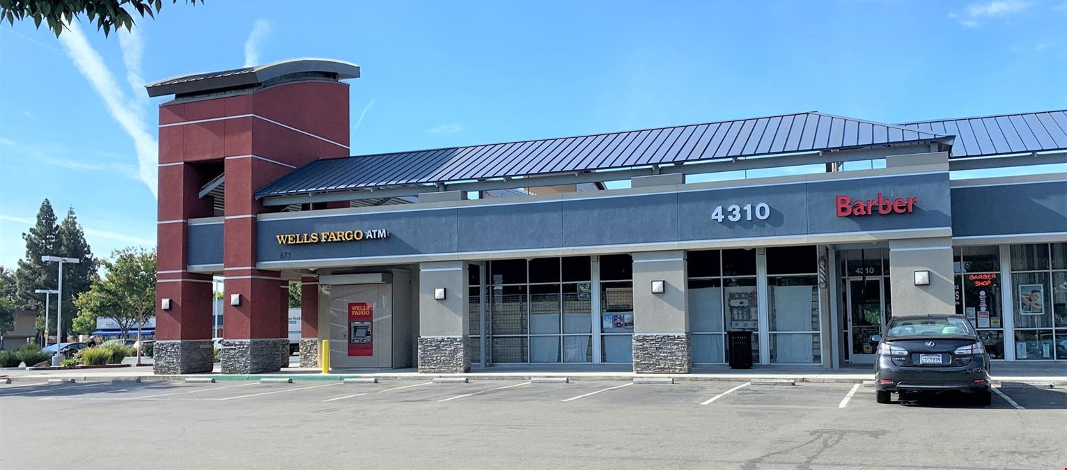 Strawberry Park Shopping Center