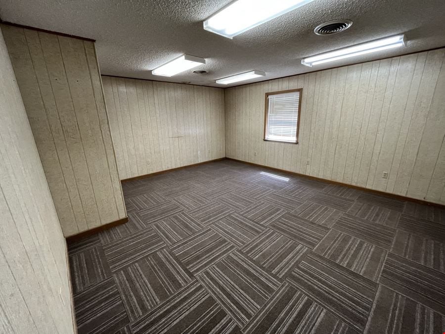 2306 E Broadway