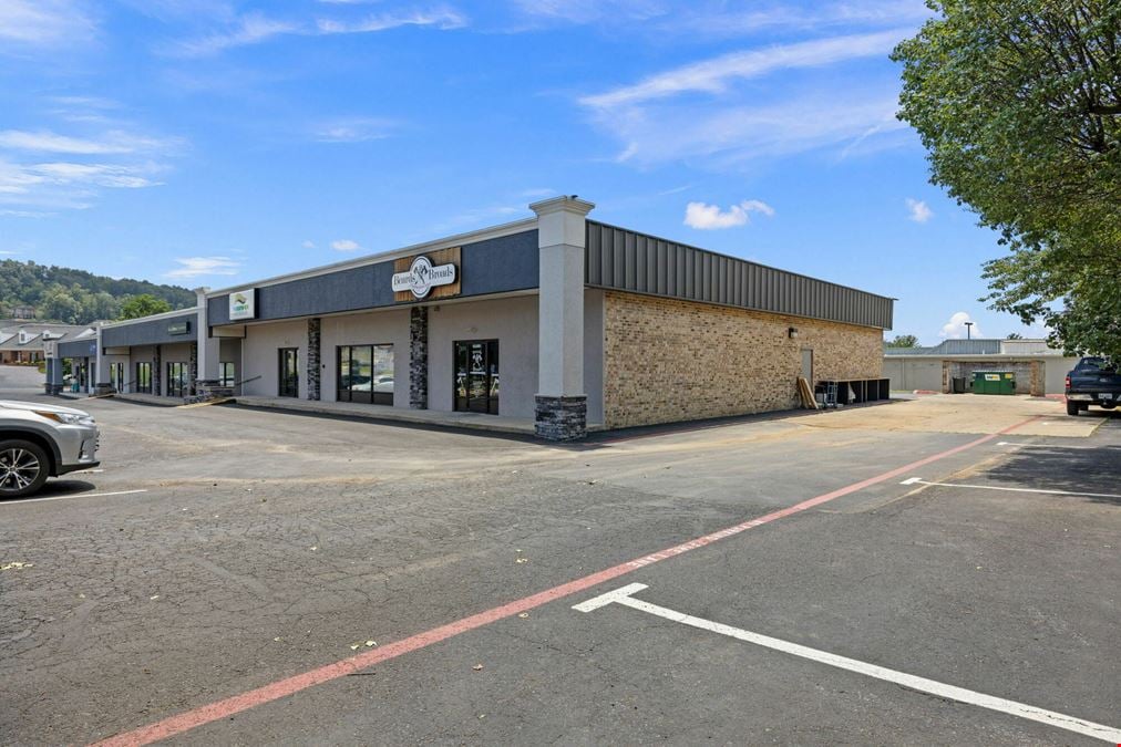 END CAP RETAIL SPACE AVAILABLE