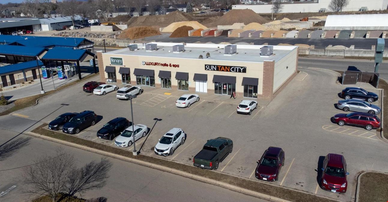 1035 Frontenac Dr - Winona Retail Center For Sale