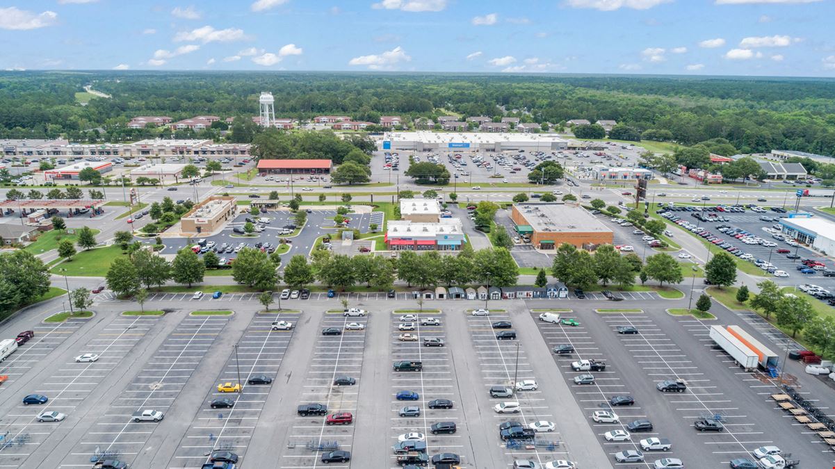 1,600 SF Retail Space | Anchored by Lowes | 36.2K VPD