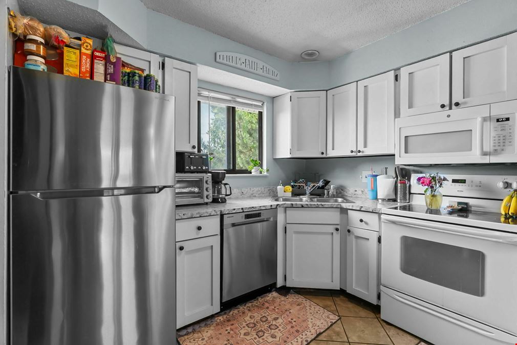 8942-8948 Eden Ave