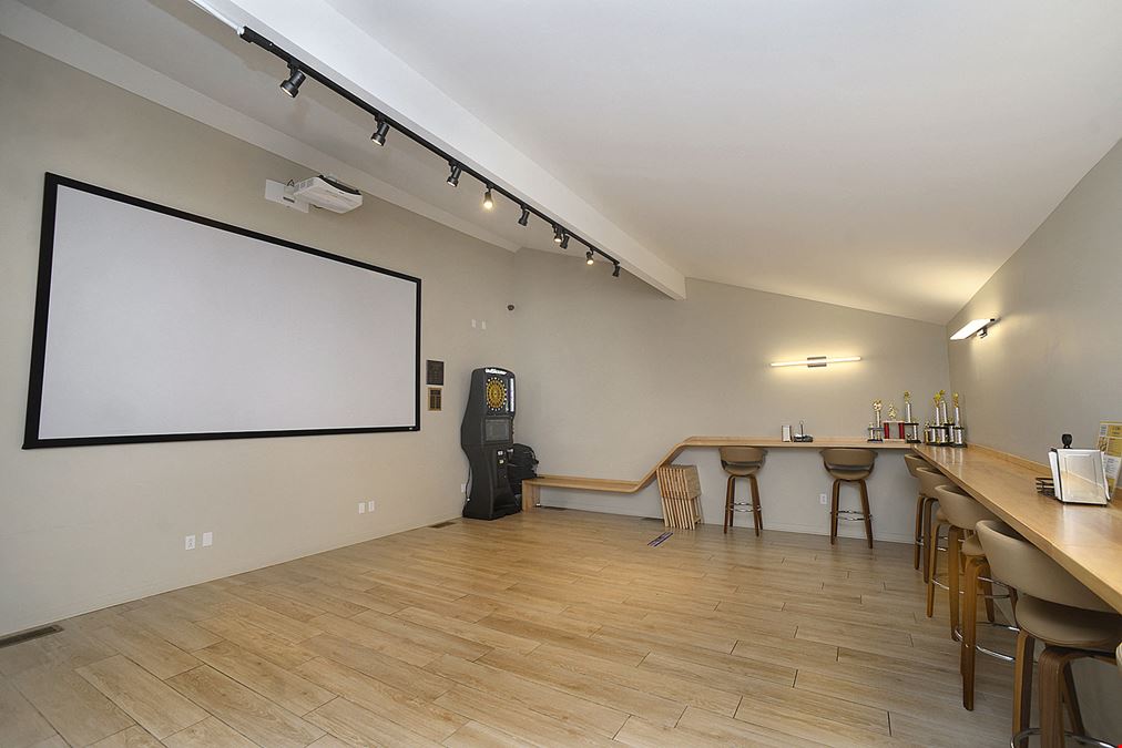 221 20th Ave
