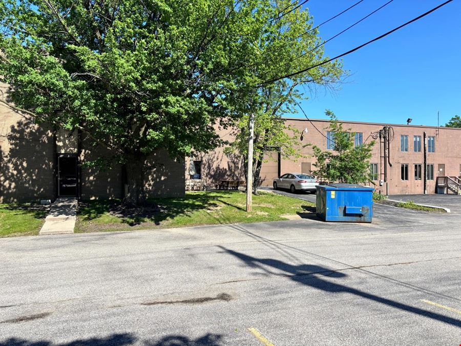 2112 E Aurora Rd