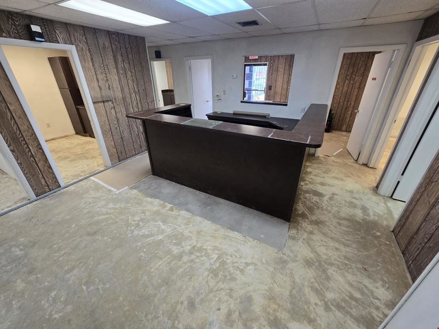 FOR LEASE: Professional office 1,100 SQFT