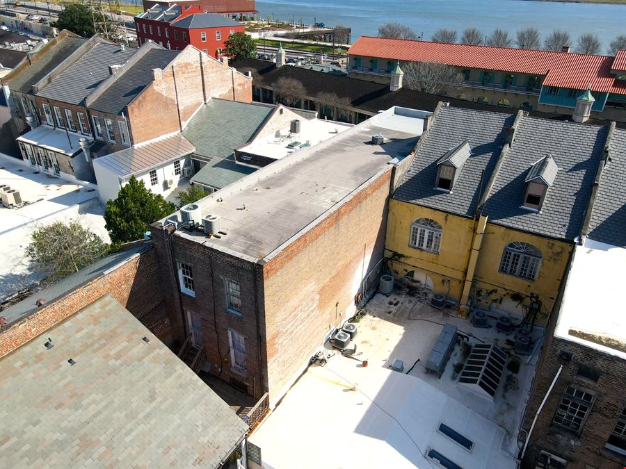 915 Decatur St