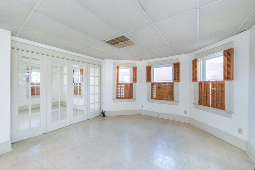27 Diamond Spring Rd