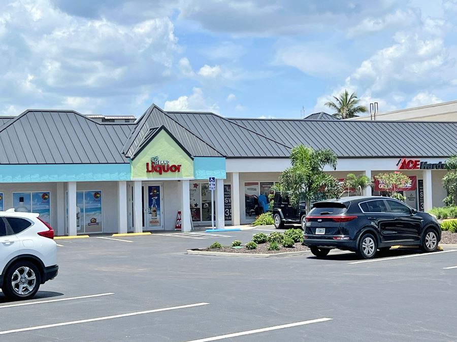 Santini Marina Plaza