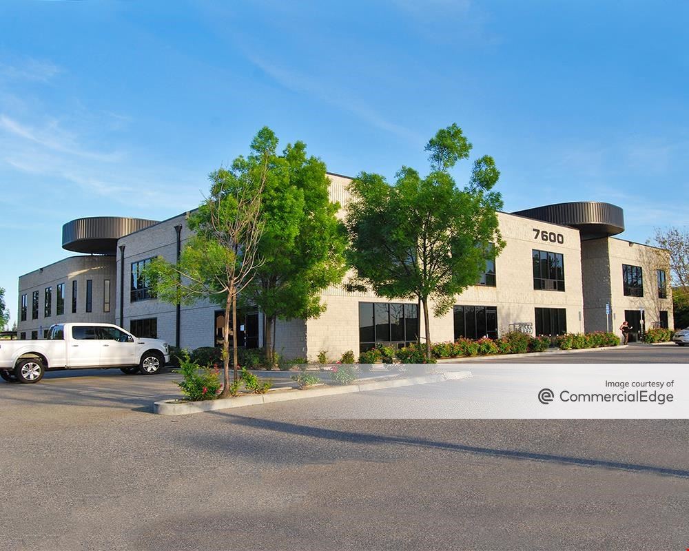 Woodward Business Park - 377, 401-423 West Fallbrook Avenue & 7600-7636 North Ingram Avenue