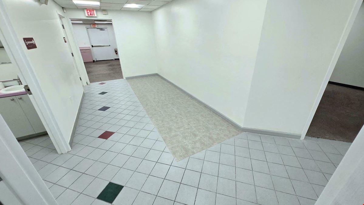 Perfect Downtown Medical office or Retail Use!