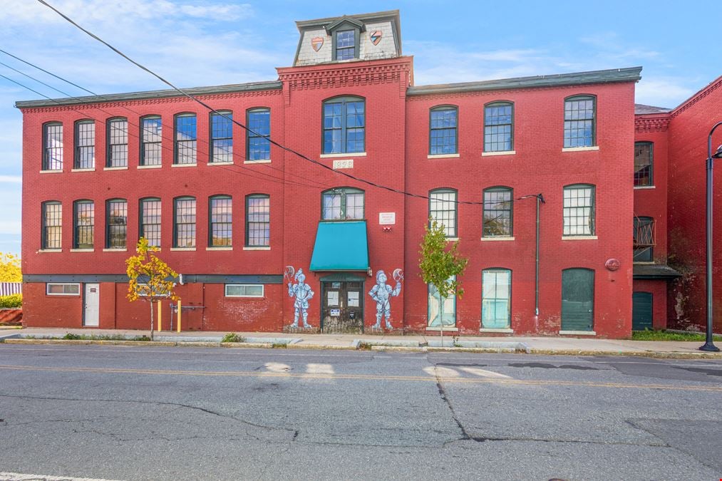 1146 Main St