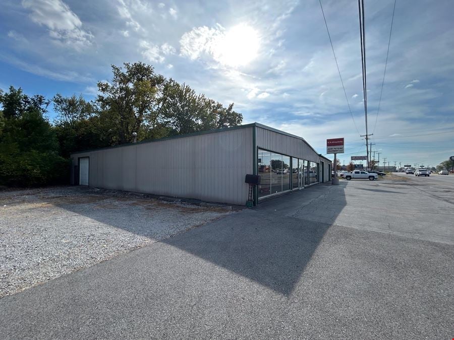 Warehouse with Showroom