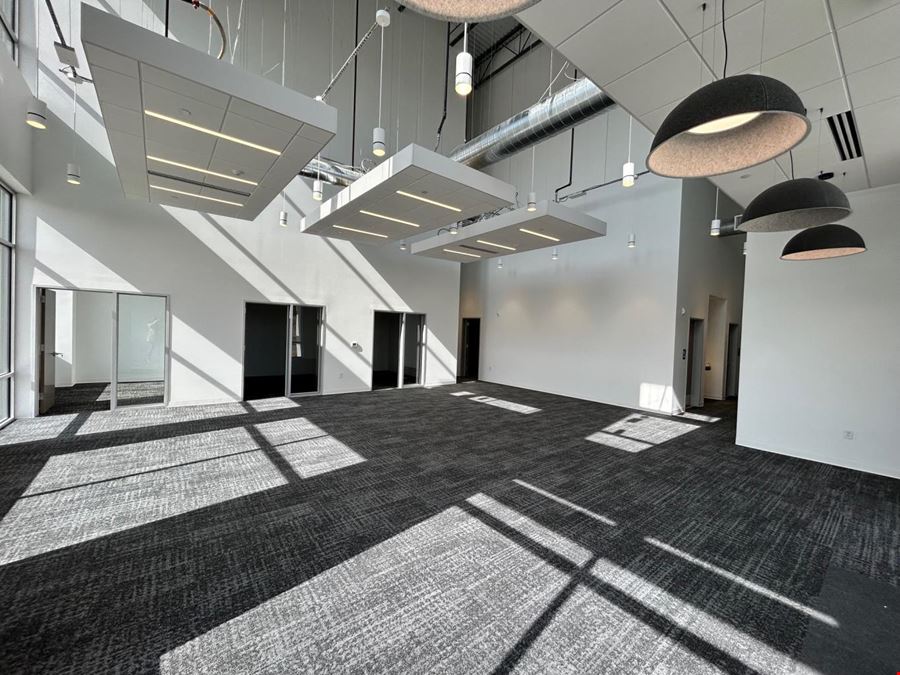 8039 S Chambers Rd, Unit 100