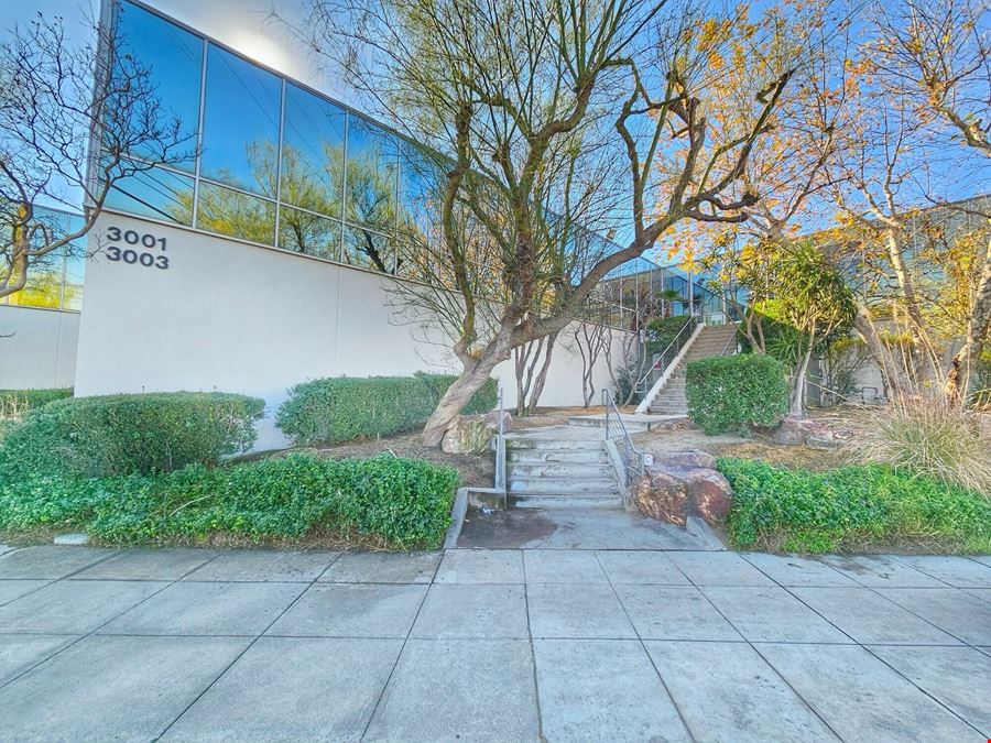 3001 N San Fernando Blvd