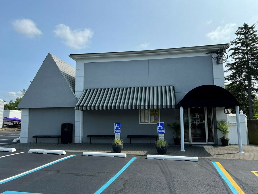 Successful Jersey Shore Restaurant with Liquor License on ±0.38 Acres For Sale