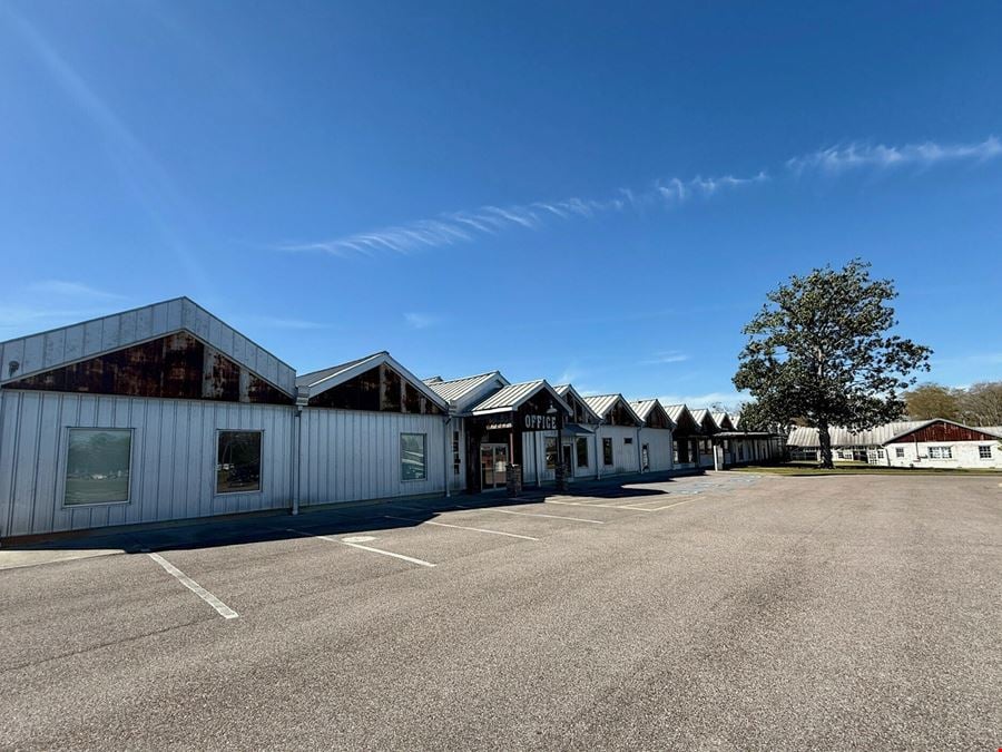 Windmill Station: Turnkey Salon, Restaurant & private Offices