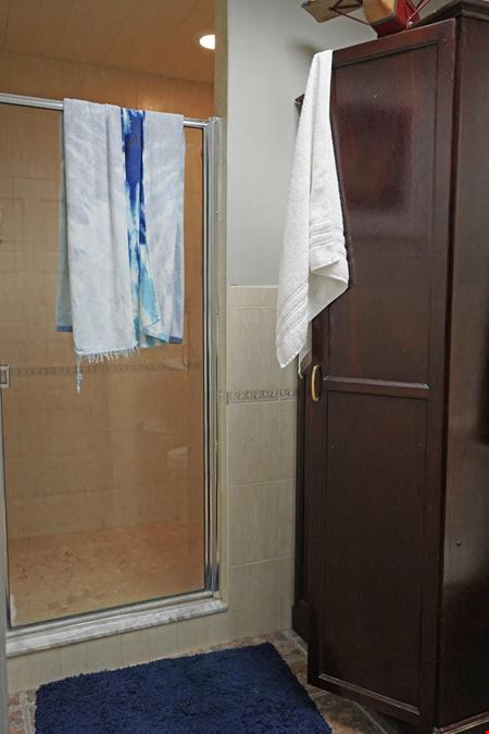 Freestanding Office for Sale